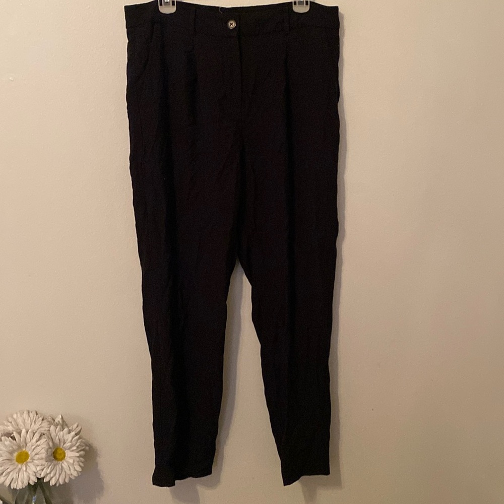 Loft Black Pleated Tapered Leg Pant  [Size: 10]